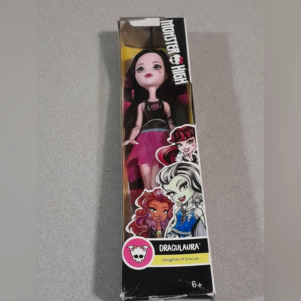 Monster High DRACULAURA Daughter Of Dracula (2015) Doll NEW, Unopened